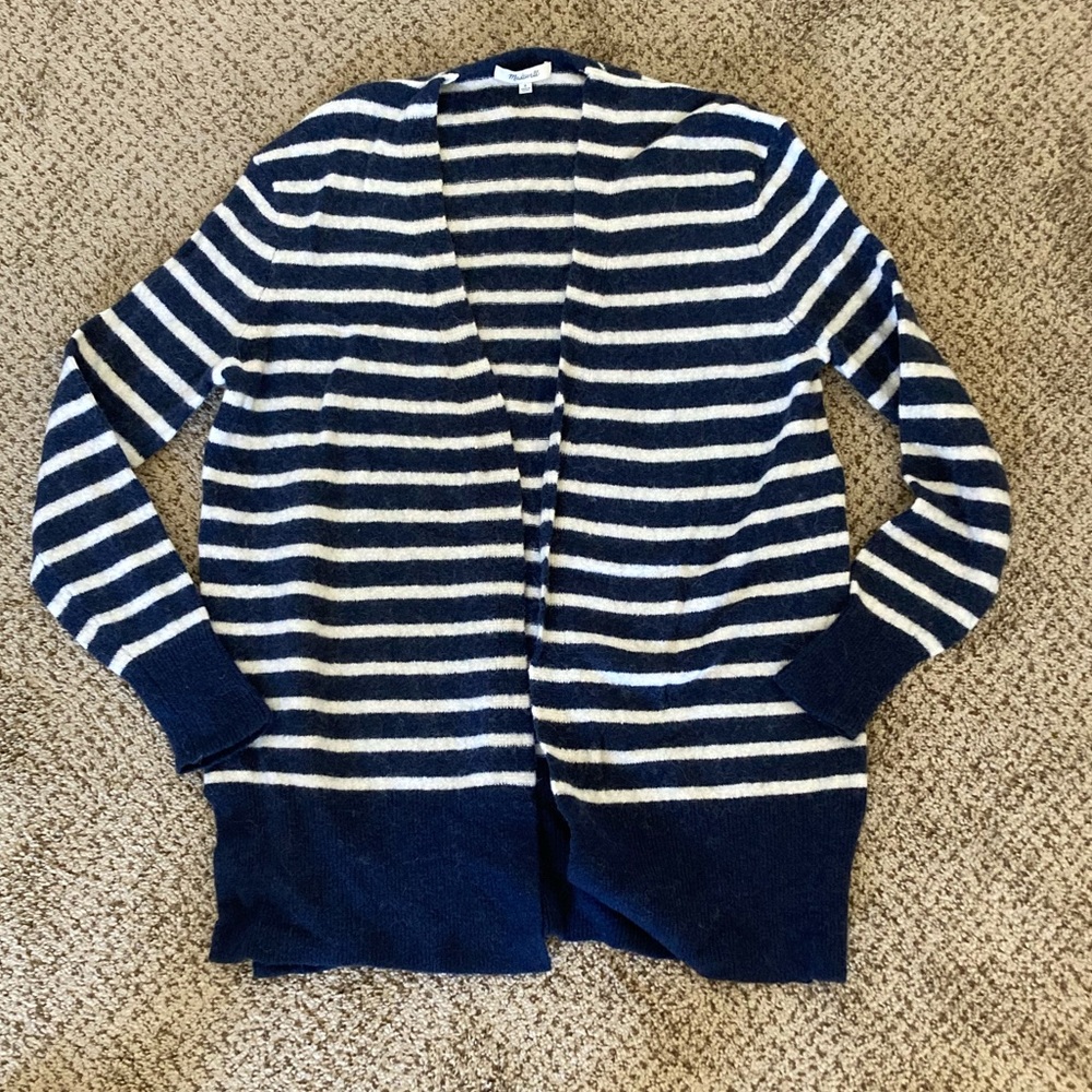 Madewell striped cardigan 💙